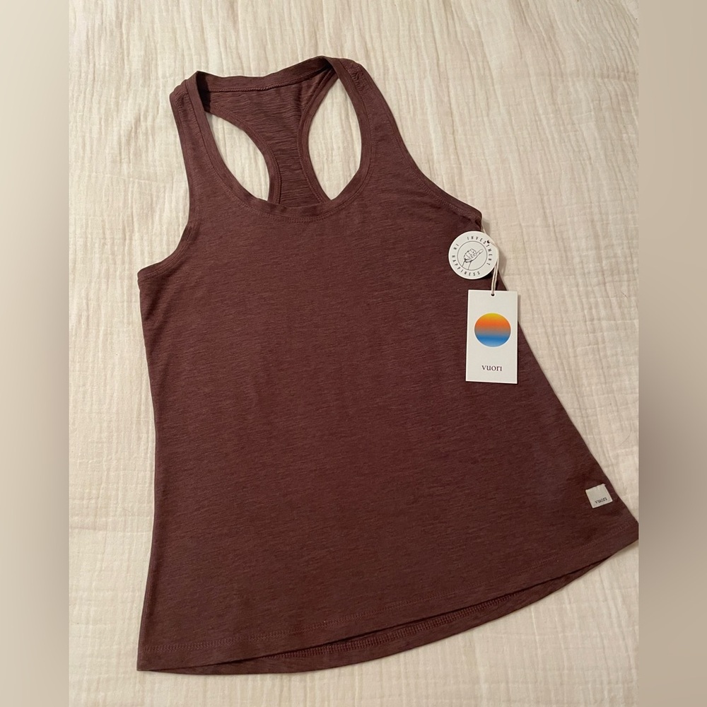 Vuori Women's Lux Performance Top in Chestnut Heather size small